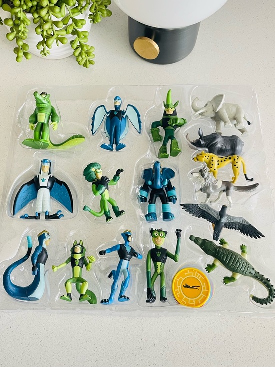 Pbs Kids Other - Wild Kratts 22 piece Collectors Figure Set